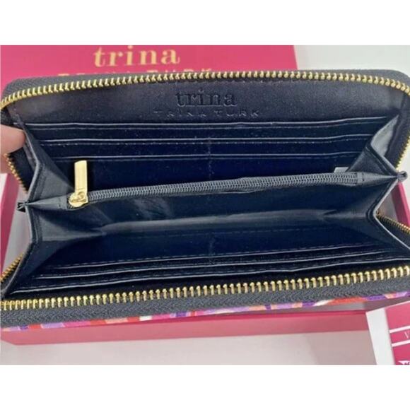 Trina Turk Gift Box Set "Sea Anemone" Zip Around Large Wallet Vegan Leather NIB - Picture 3 of 3
